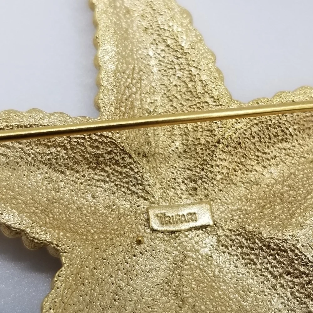 Trifari Enamel Starfish Brooch Pin Vintage Gold Tone Nautical Ocean Beach Animal